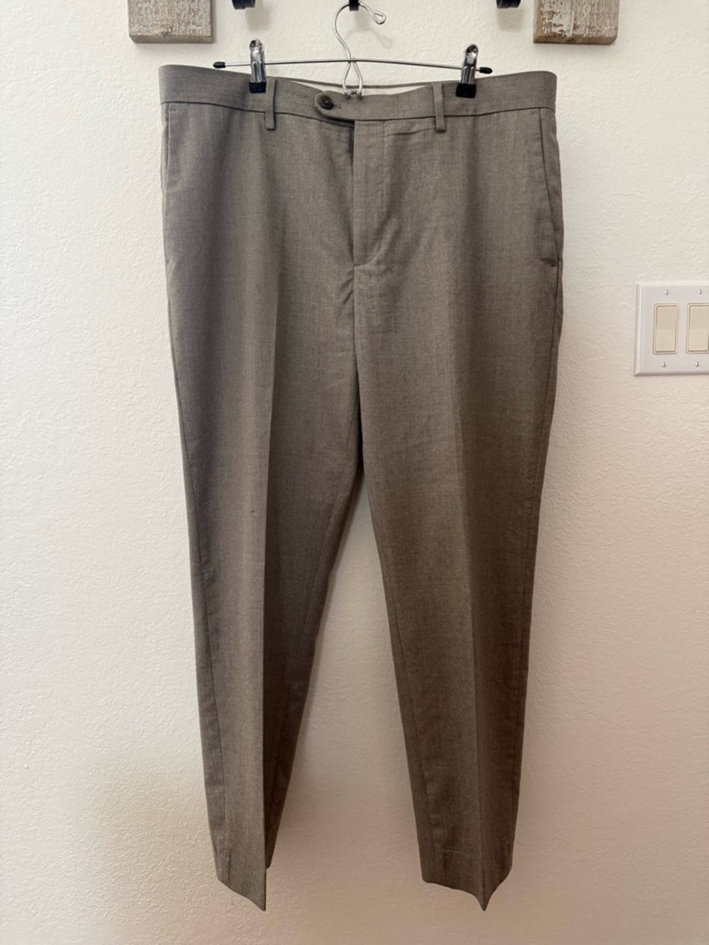 Banana Republic Men's Dress Pants in Gray with Vitale Barberis Canonico fabric.